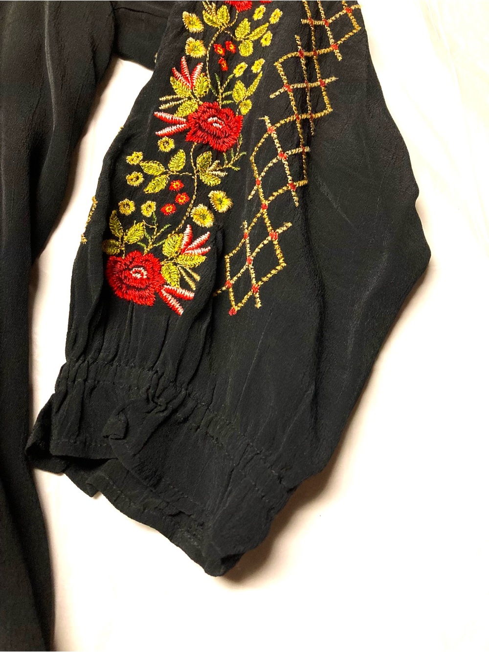 EUC J. Jill Bohemian Tasseled Floral Tunic - Picture 3 of 10